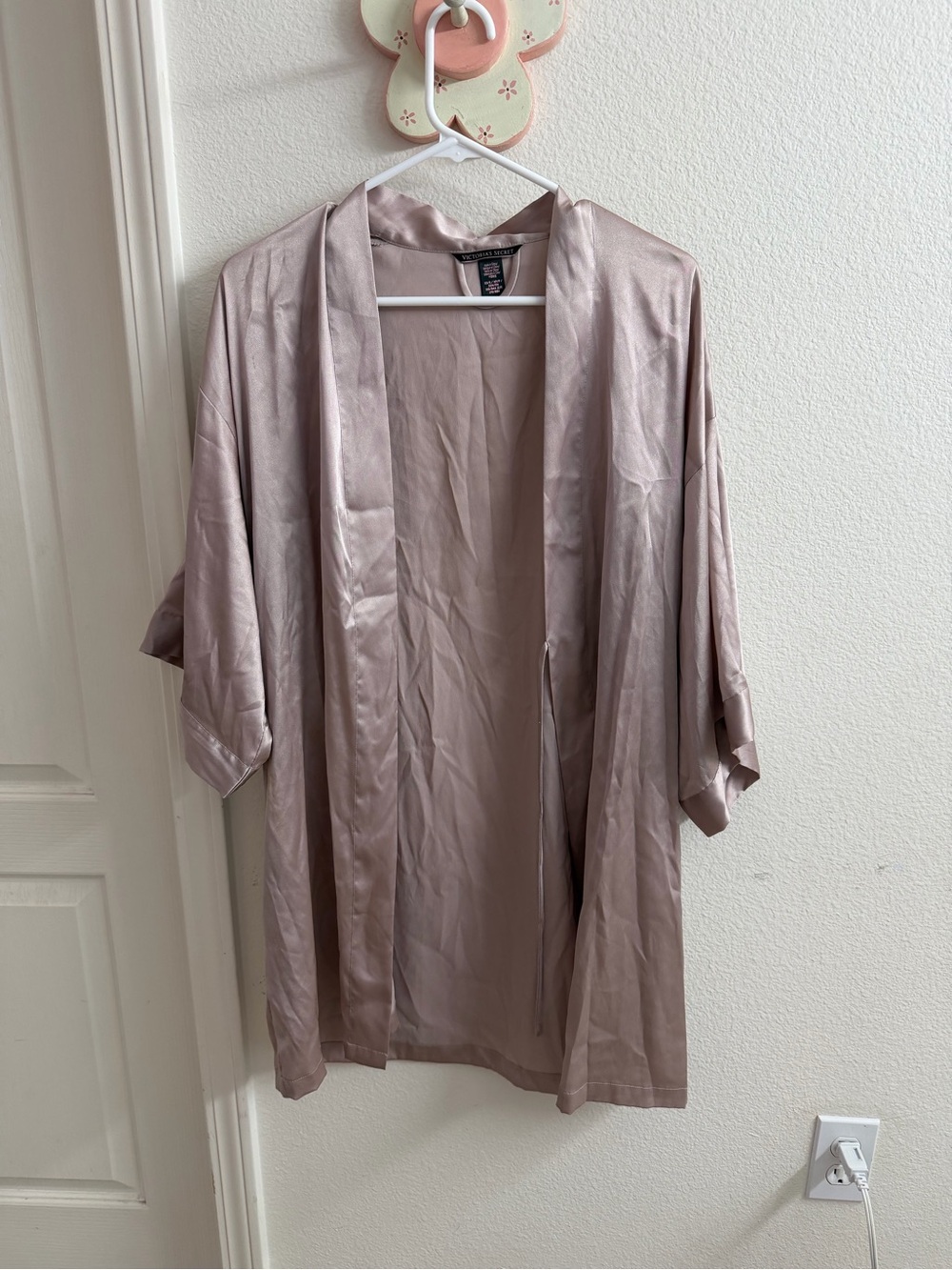 Victoria's Secret Satin Kimono in Blush
